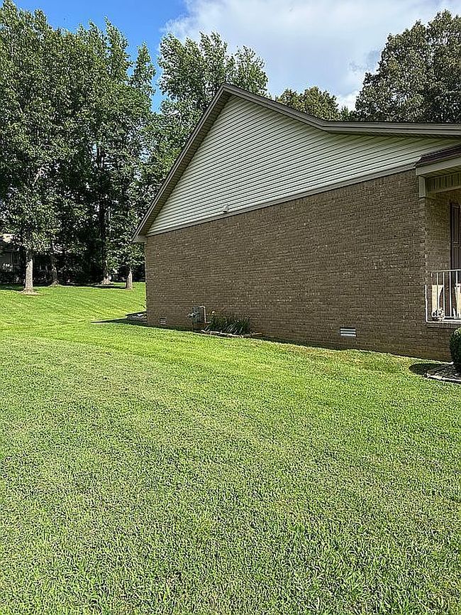 Additional photo 3 of property located at 160 Gatewood Dr