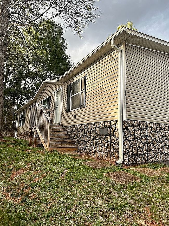 Preview of property located at 63 Bingham Rd #13