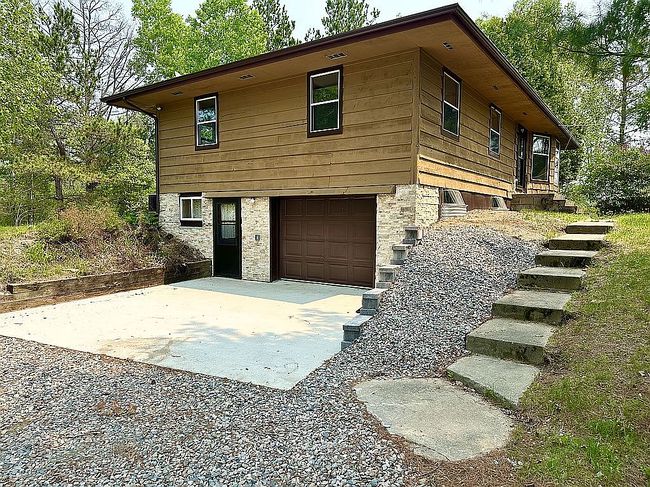 7097 Stockland Rd, Virginia, MN