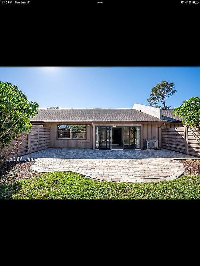 Photo of 5640 Westwind Ln, Sarasota, FL