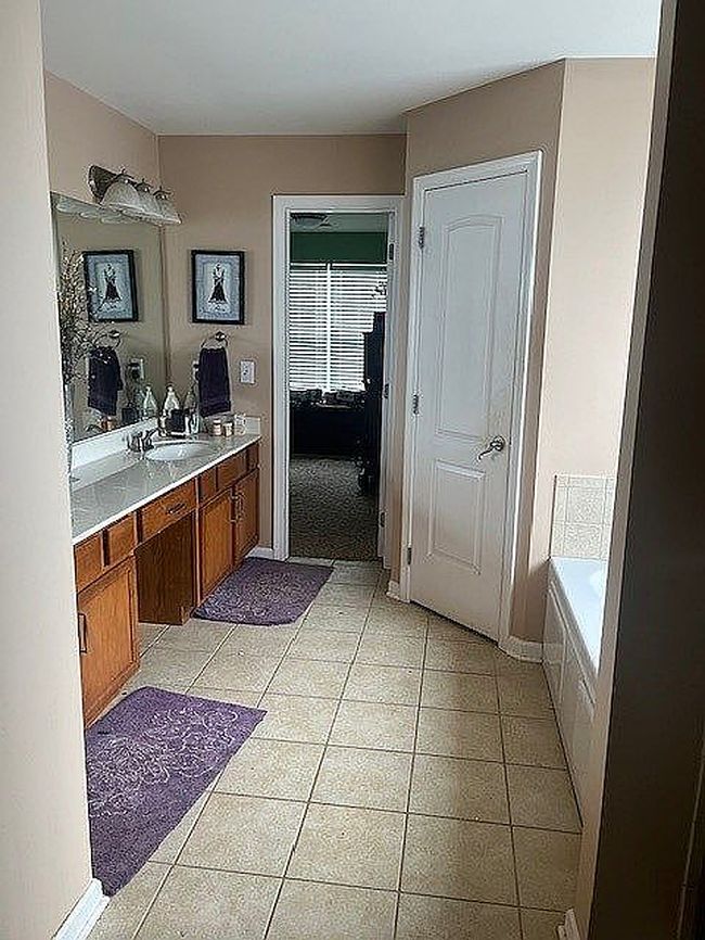 Additional photo 3 of property located at 105 Red Oak Way