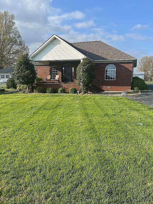Photo of 138 Kentucky Ave, Kevil, KY