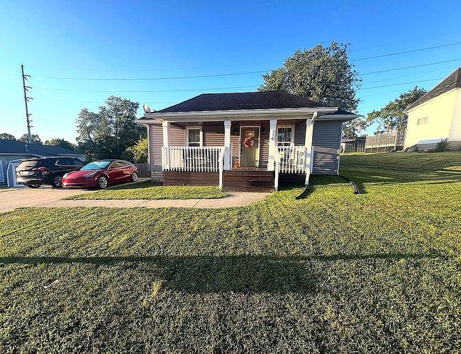 Photo of 114 7th St