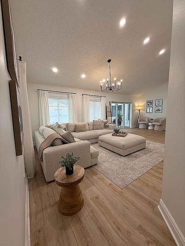 Preview of property located at 16037 Penwood Dr