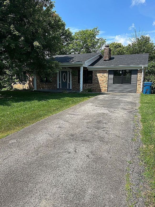 Photo of 355 Lee Dr, Stanford, KY