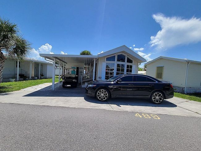 Photo of 489 Fairway Dr