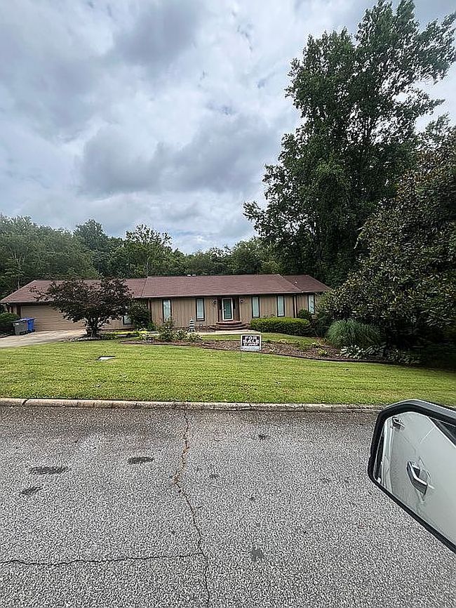 Photo of 301 E Kenilworth Dr, Greenville, SC