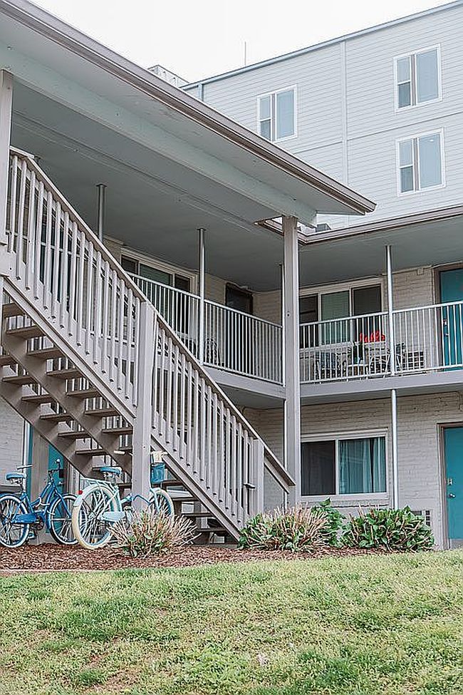 Image of 803 Hillview Hts #204