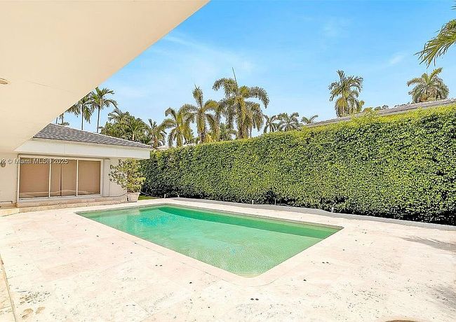 Photo of 6620 Windsor Ln #705, Miami, FL