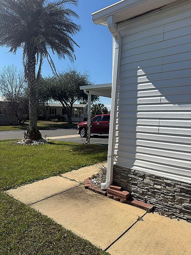 Image of 8710 Edgewater St