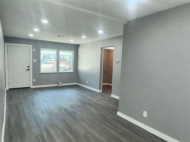 Image of 2710 Roberts Cir