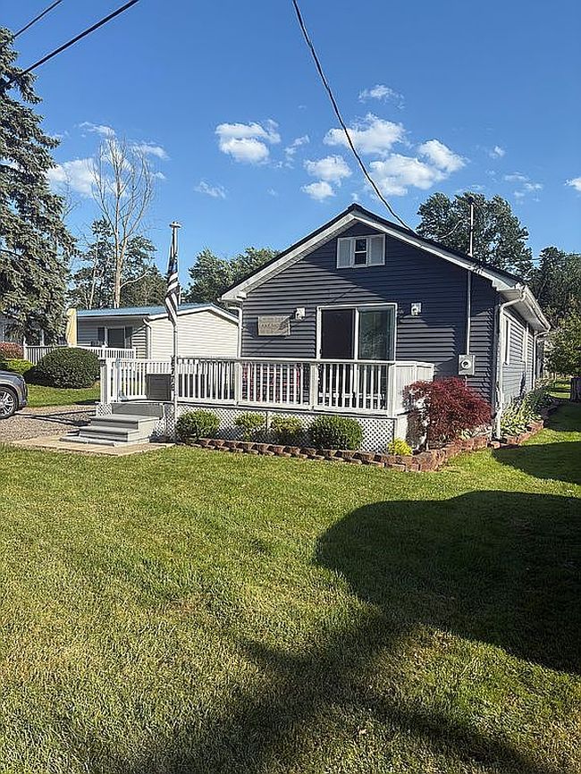 Photo of 6776 Lake Shore Dr, Castile, NY