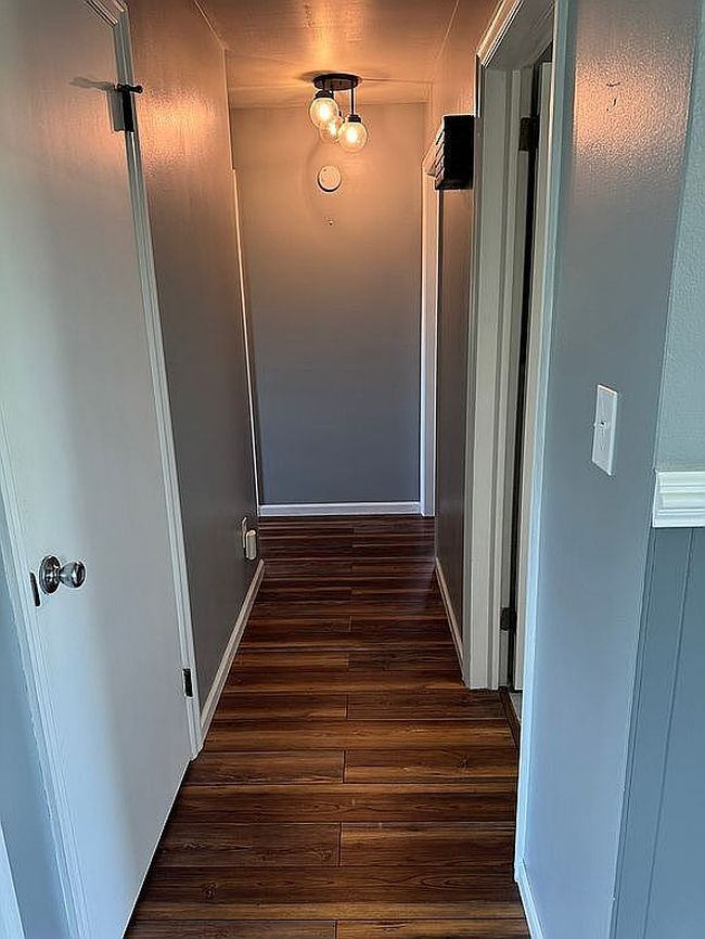 Image of 2330 Linwood Ave