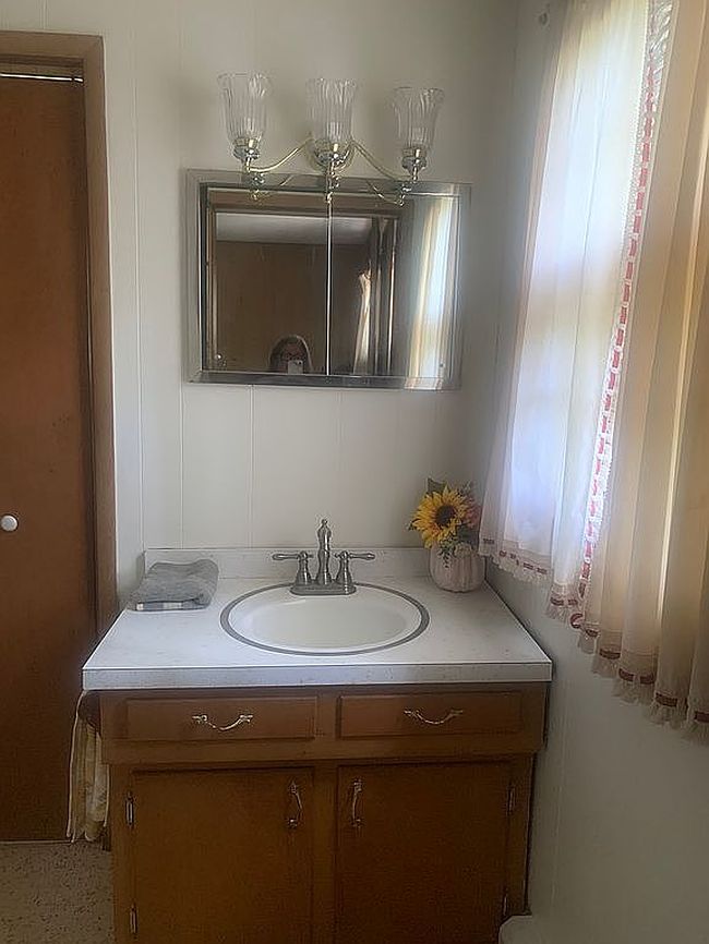 Image of 395 E Louise St