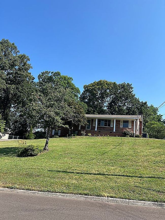 Photo of 5121 Stonewood Dr, Knoxville, TN