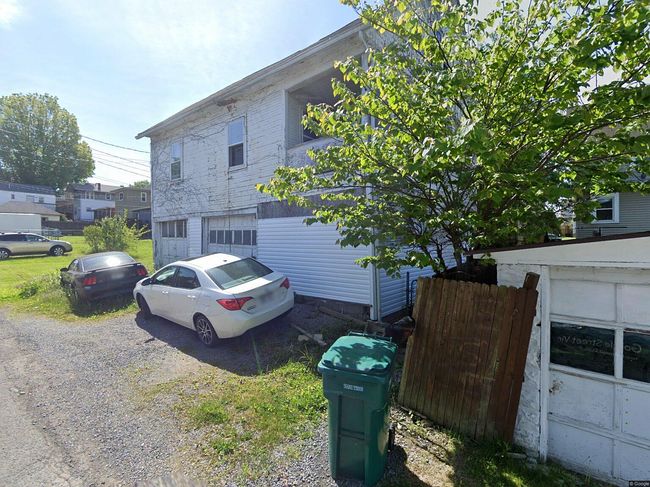 Photo of 117 1/2 Hall St, Clarksburg, WV