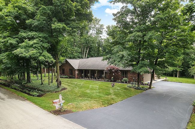 Photo of 112 Pinehurst Ave, Fishers, IN