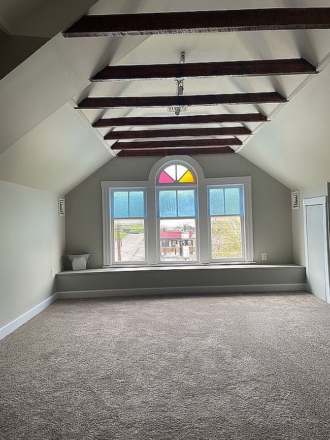 Image of 453 W Main St