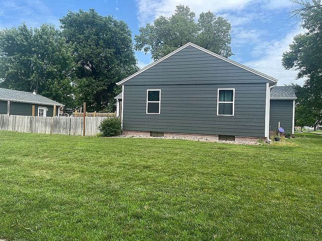 Photo of 110 W 11th St, Wood River, NE