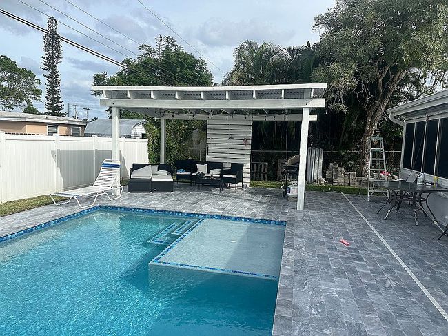 Image of 137 Nw 7th St