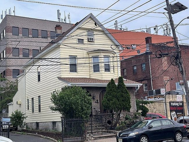 Photo of 11 Reid St Apt 2, Elizabeth, NJ