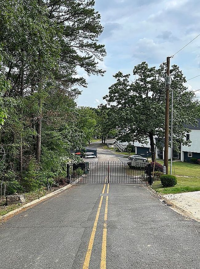 Image of 700 Grand Point Dr #3-2