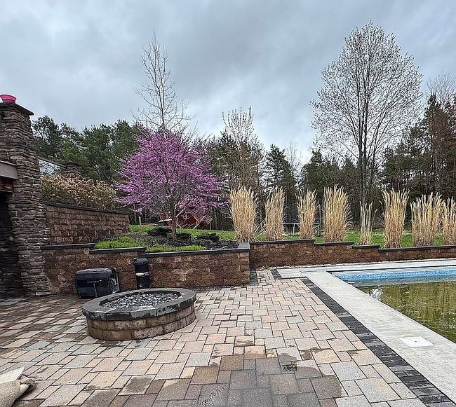 Photo of 232 S Birchcrest Dr, Midland, MI