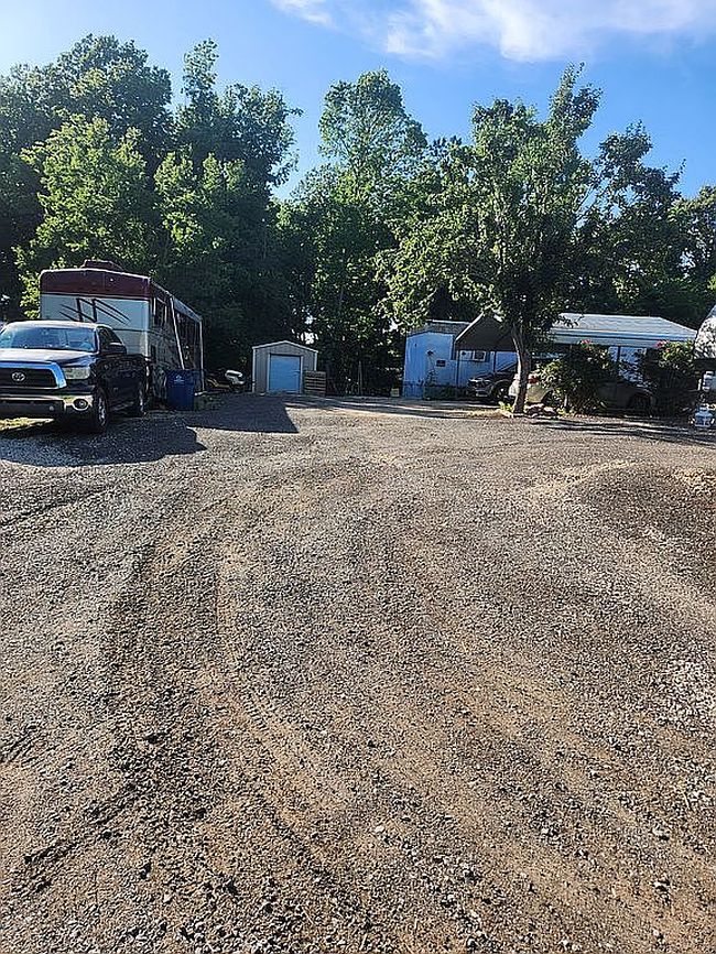 Image of 204 Clear Creek Ln