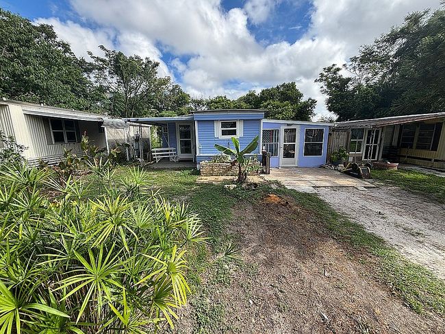 Photo of 3 Crest Ave, Mount Dora, FL