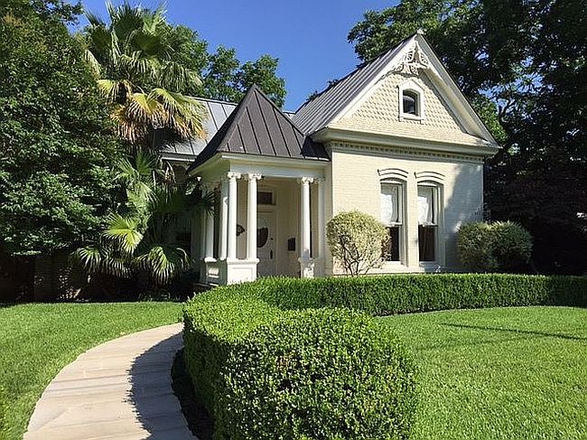 Preview of property located at 477 W Mill St