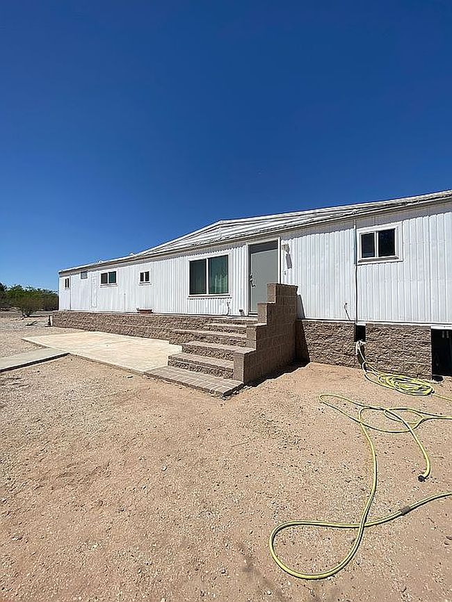 Image of 9120 W Safford St