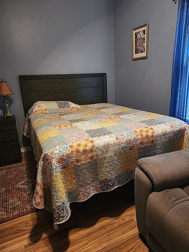 Image of 6104 Oakwood Dr