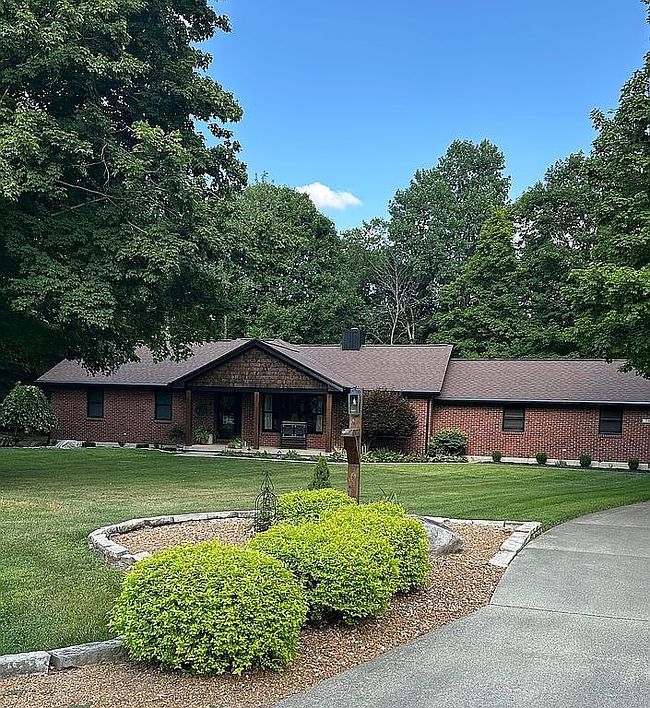 Photo of 340 Vanessa Dr