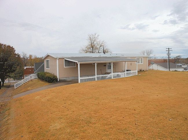 Photo of 505 Savannah St, Mound City, MO