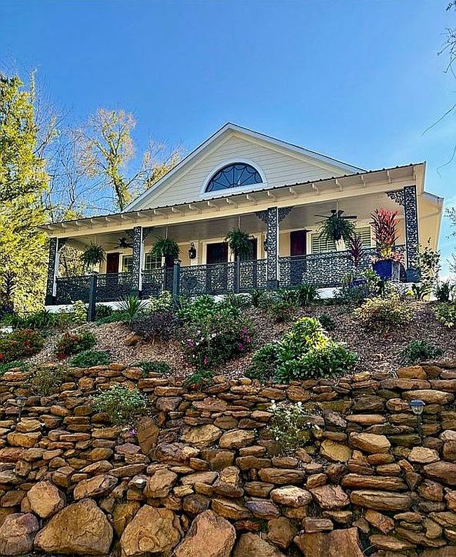 Image of 408 W Lake