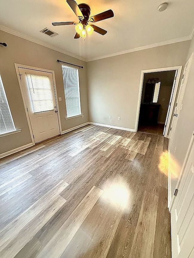 Image of 2403 Brightside Dr Apt 8