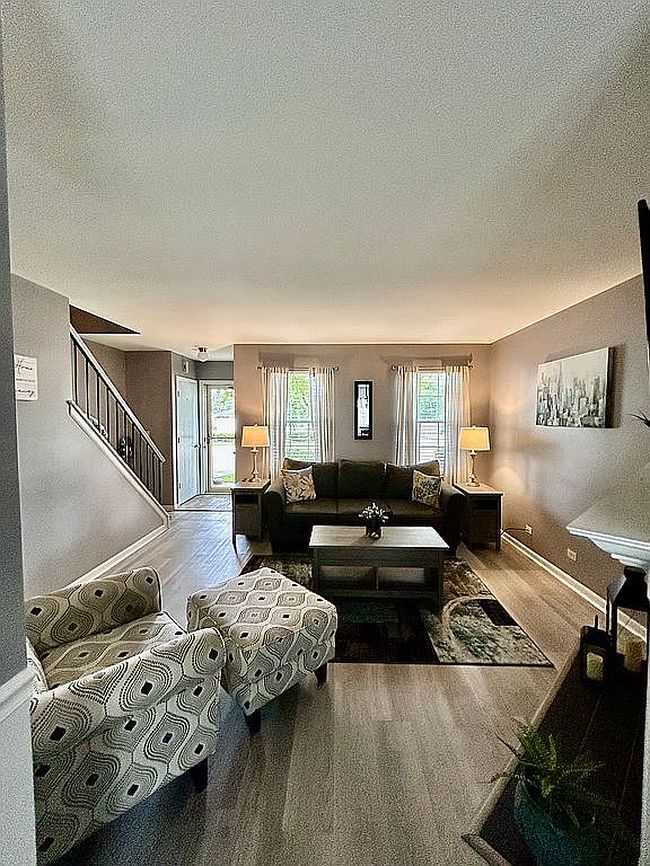 Photo of 901 Wesley Ln, Algonquin, IL