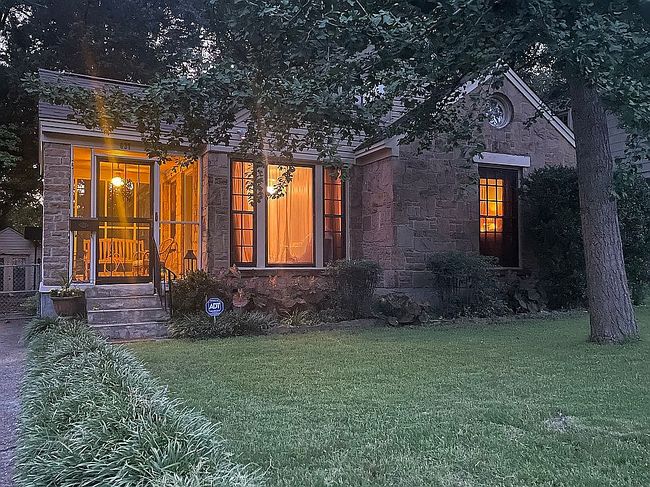 Preview of property located at 637 Shotwell St
