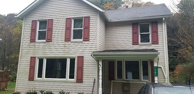 Photo of 1201 Riverside Dr, Oil City, PA