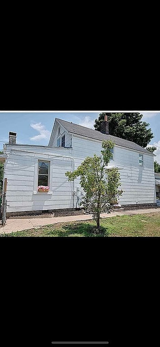 Photo of 706 E Iowa St, Evansville, IN