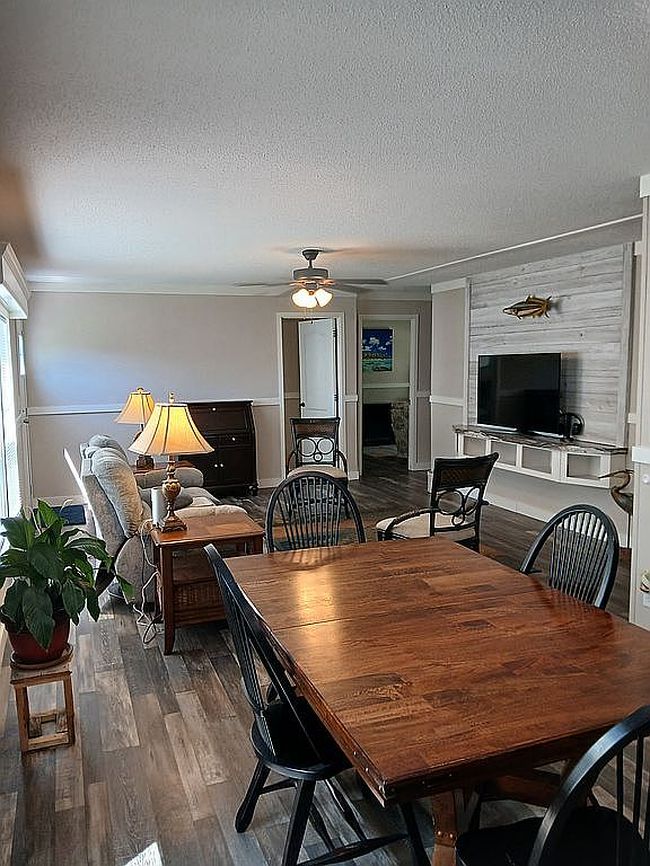 Image of 944 Palmer Dr