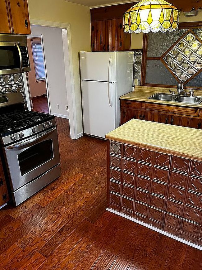 Additional photo 1 of property located at 118 W Pierson St