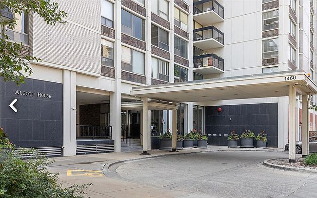 Photo of 1460 N Sandburg Ter Apt 2304, Chicago, IL