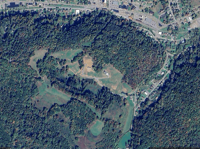 Photo of 914 Lake Floyd Cir, Bristol, WV