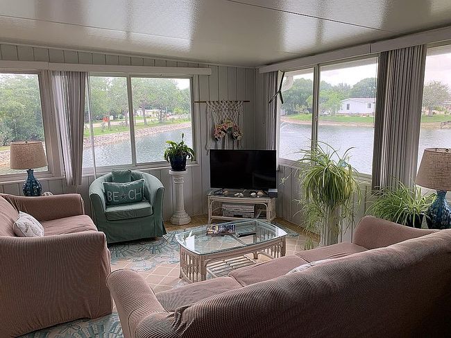 Image of 701 Aqui Esta Dr Lot 247