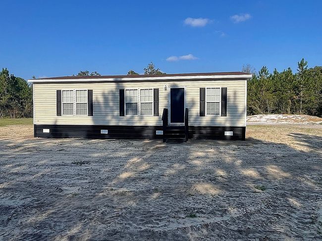 Photo of 915 Ne County Road 225, Lawtey, FL