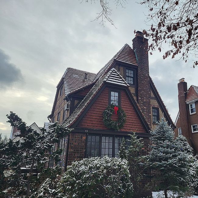 Photo of 93 Groton St, Forest Hills Gardens, NY