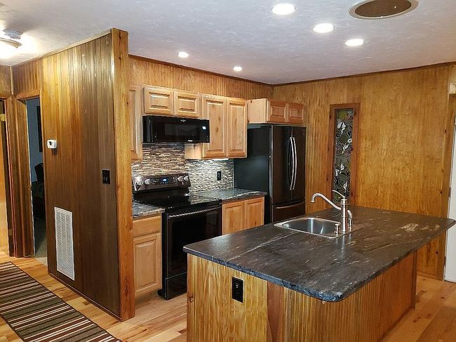 Image of 498 Nantahala Shores Rd