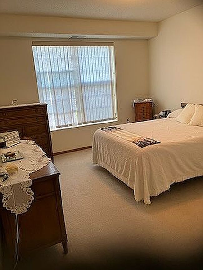 Photo of 15001 Burnhaven Dr #315, Burnsville, MN