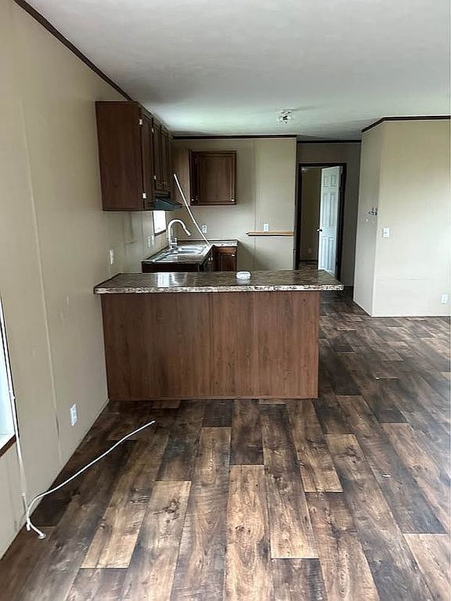 Additional photo 2 of property located at 558 E Nine Mile Rd #50